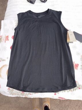 Nike Women's Black Crewneck Athletic Tank Top